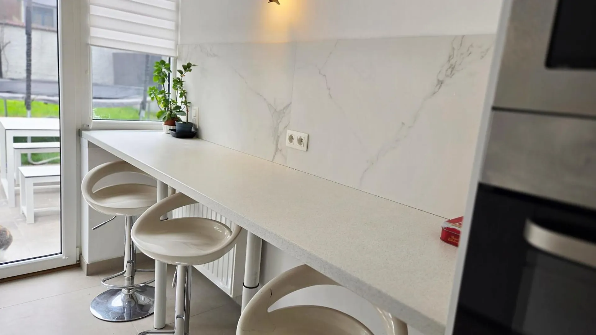 Cosy 2 Bedroom Apartment With Garden