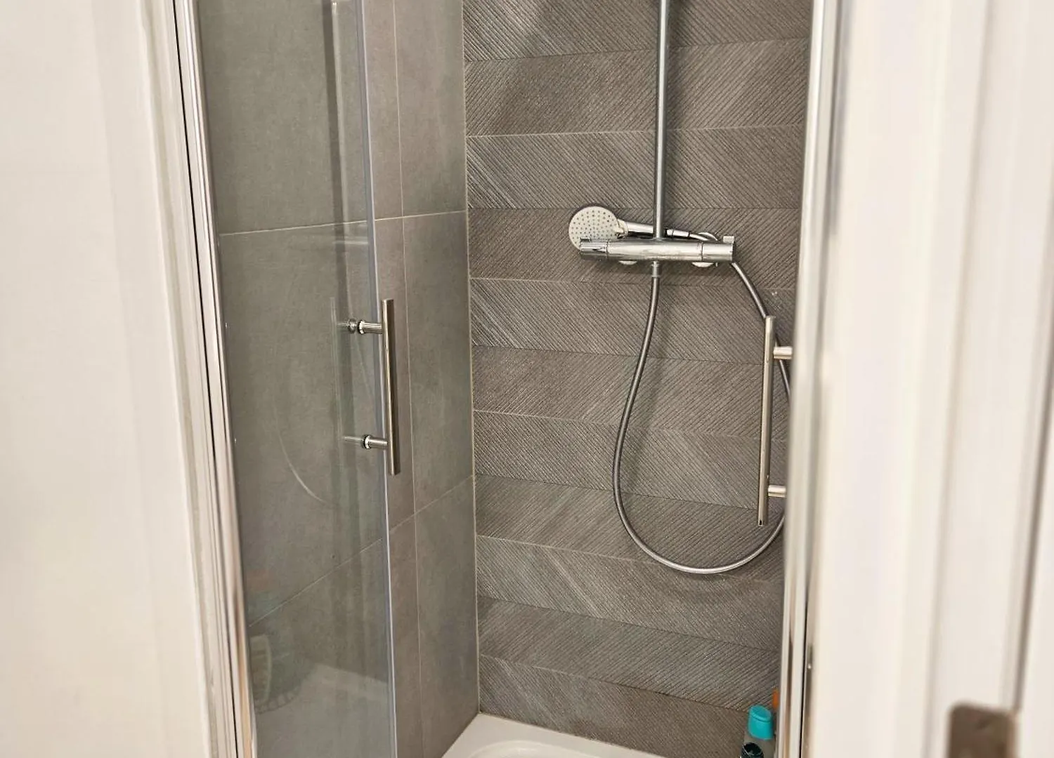 Cosy 2 Bedroom Apartment With Garden Bélgica