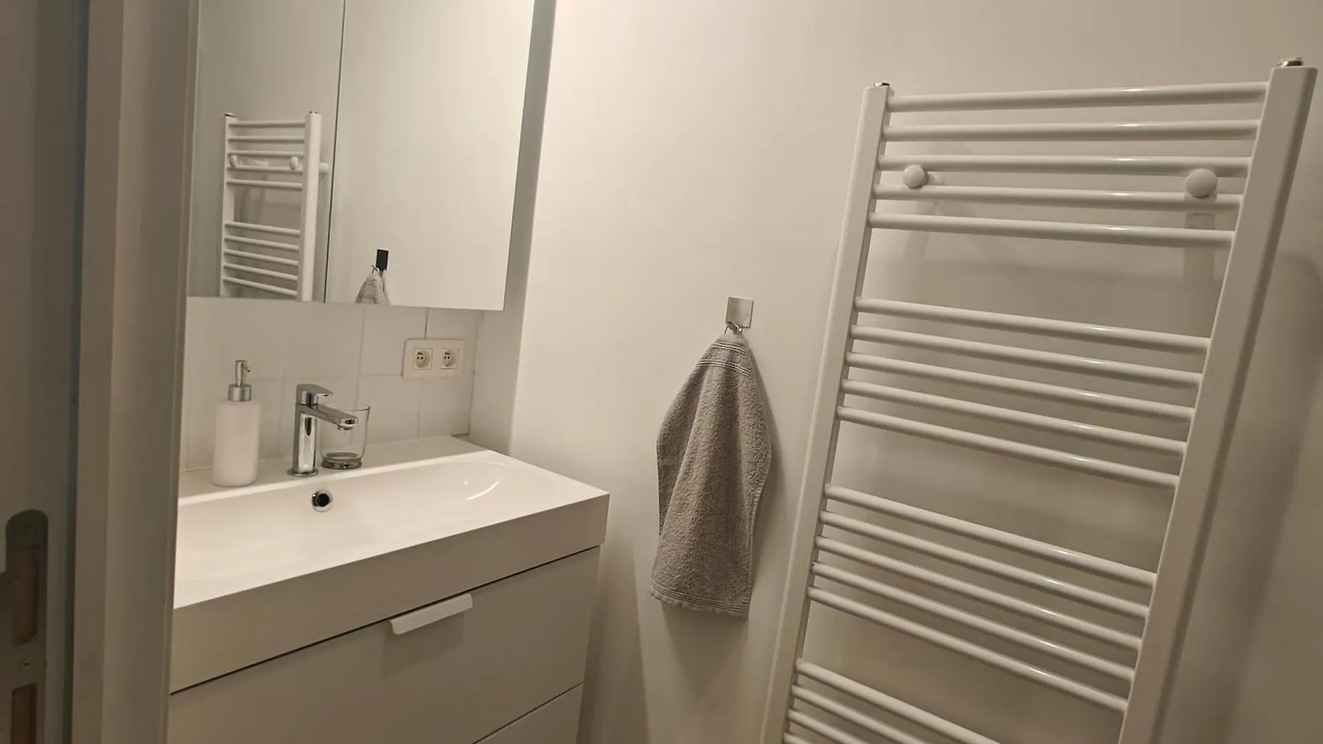 Cosy 2 Bedroom Apartment With Garden Brussels