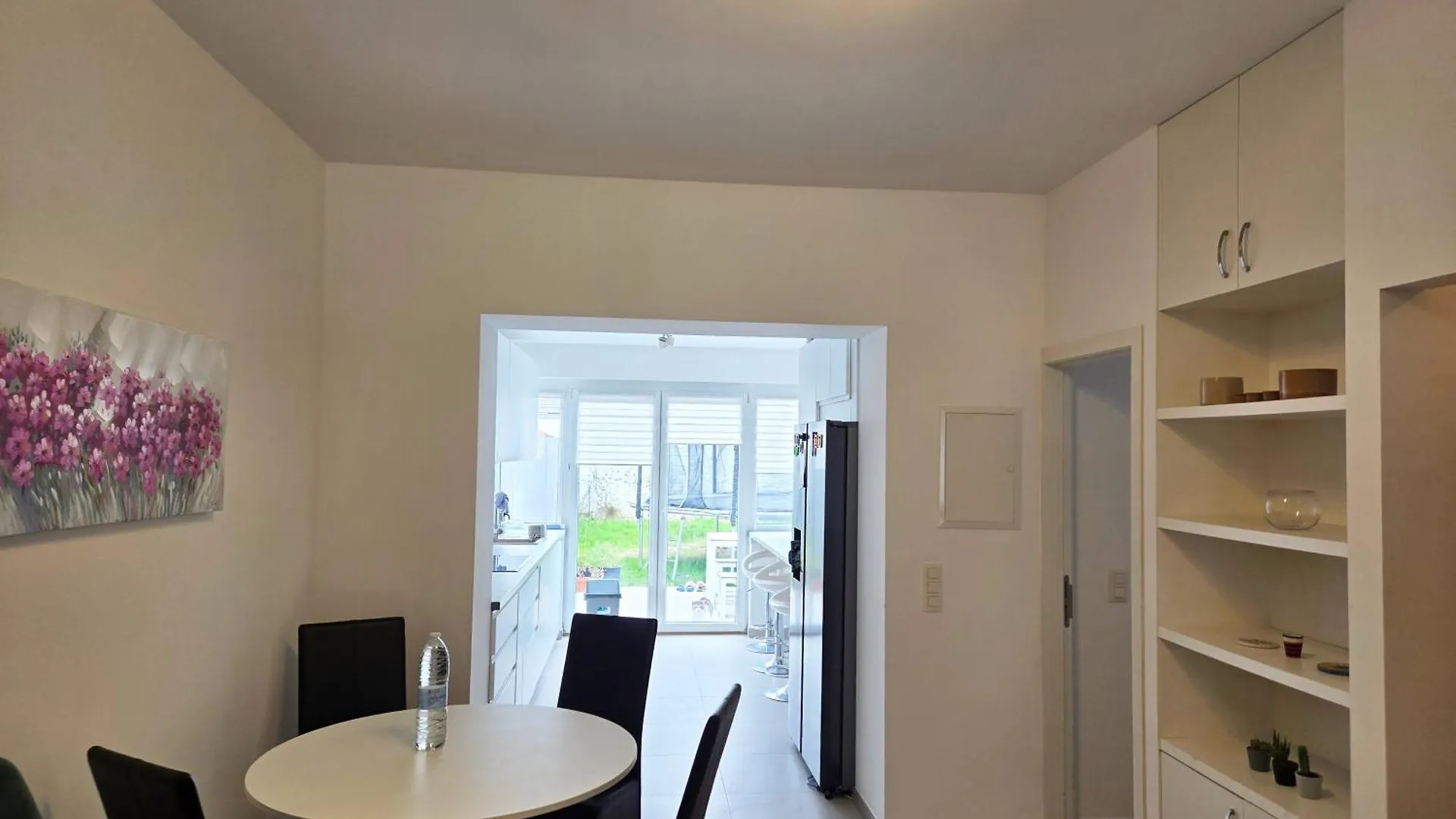 Cosy 2 Bedroom Apartment With Garden بروكسل
