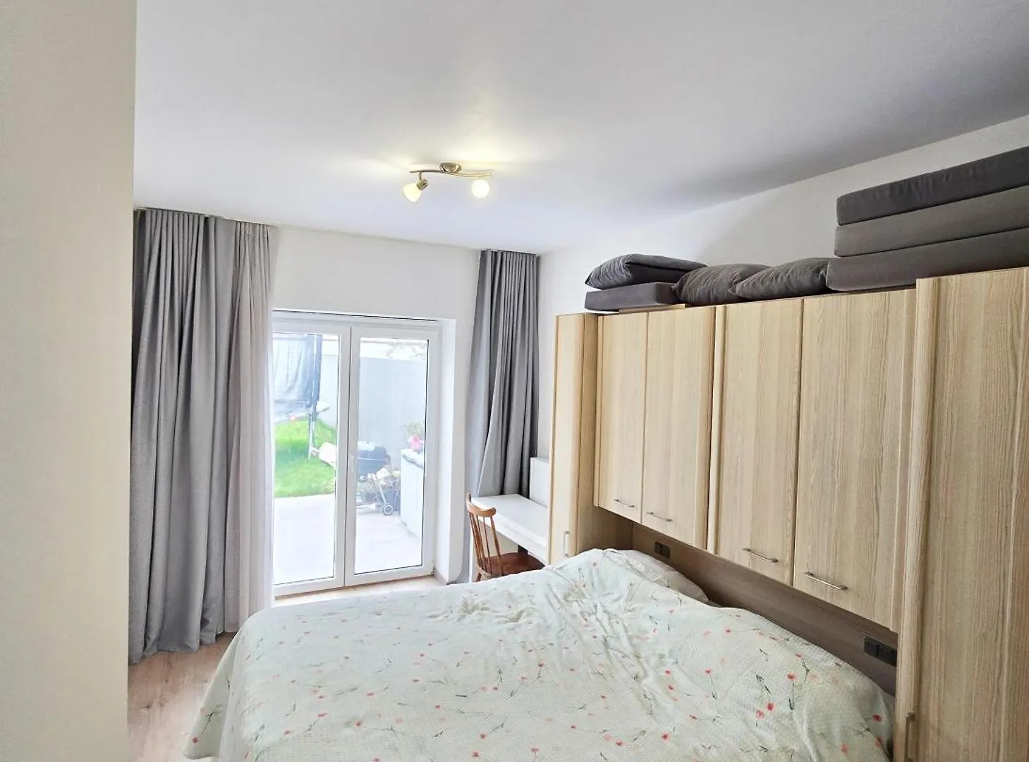 Cosy 2 Bedroom Apartment With Garden بروكسل
